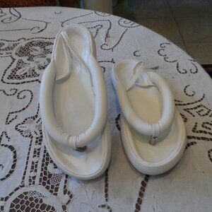 Isabel Marant White Lamb Leather "Puffy" Thong Sandals Size EU 11 - US 9